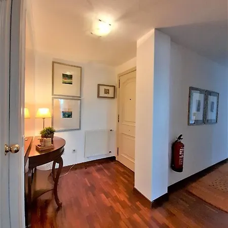 Elegante Atico De 2 Centro Ov5477 דירה *